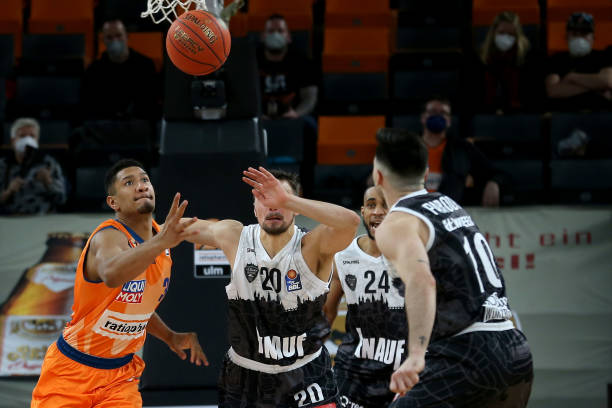 甚至进一步 甚至进一步