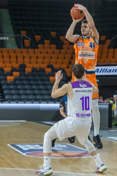 他以一记精 他以一记精