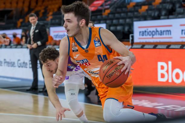 着许多细致 着许多细致